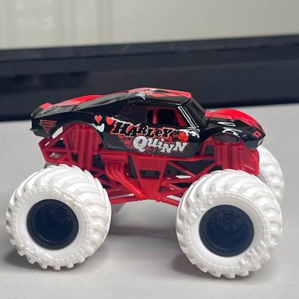 Monster Jam Harley Quinn 1:64 Scale Monster Truck